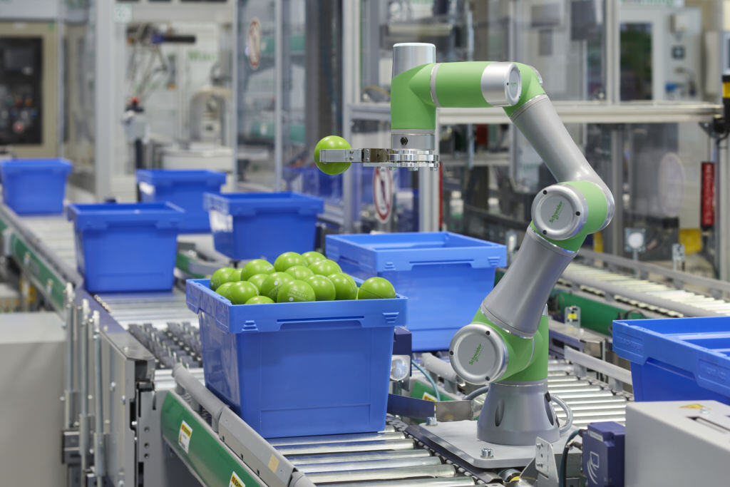 Lexium-Cobot_Schneider-Electric-1024x683
